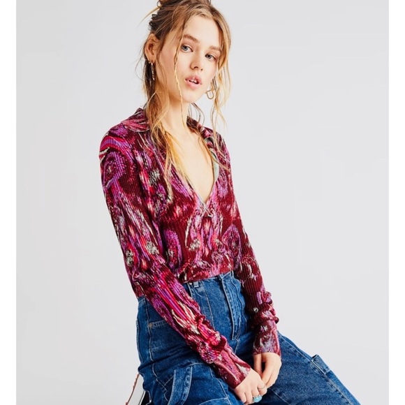 Free People deep V-neck long sleeve crop top - Picture 1 of 11